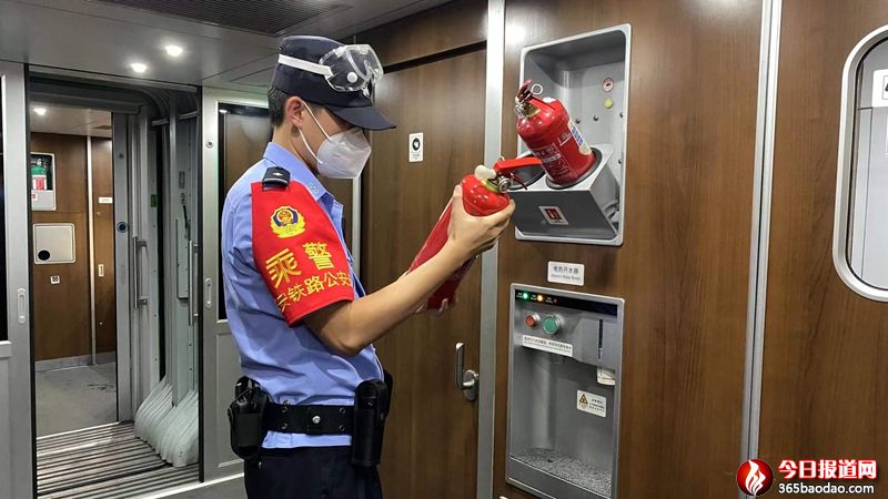 列車隱患排查.jpg