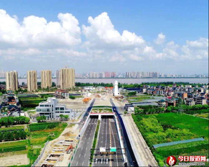 “錢塘先鋒號(hào)”的穿江之旅2022.8.1 - 配圖(2)3581.png