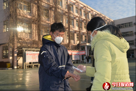 12.28筑牢常態(tài)化防疫屏障141.png