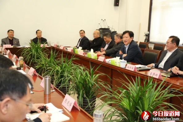 20200530濟(jì)南市委政法委以“三比三爭”活動(dòng)推動(dòng)政法工作高質(zhì)量發(fā)展(終稿)(3)398_副本.jpg